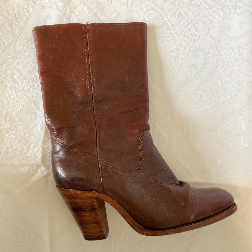 Vintage burgundy Frye boot